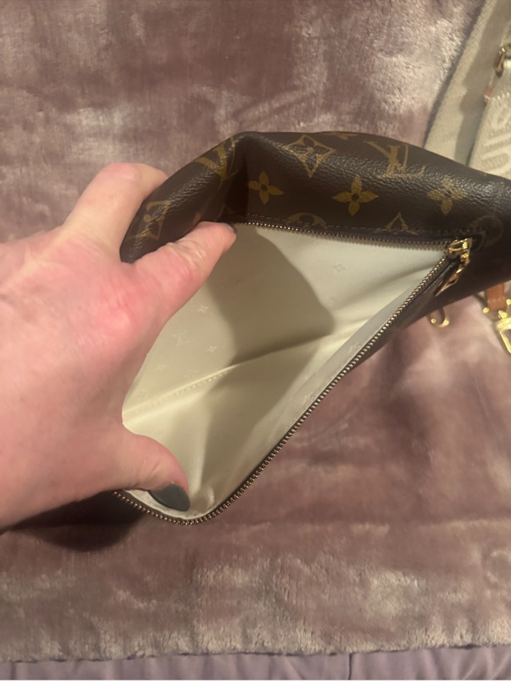 Louis Vuitton Monogram Crossbody in Brown with Tan and Gold Accents. Strap added - Picture 7 of 14